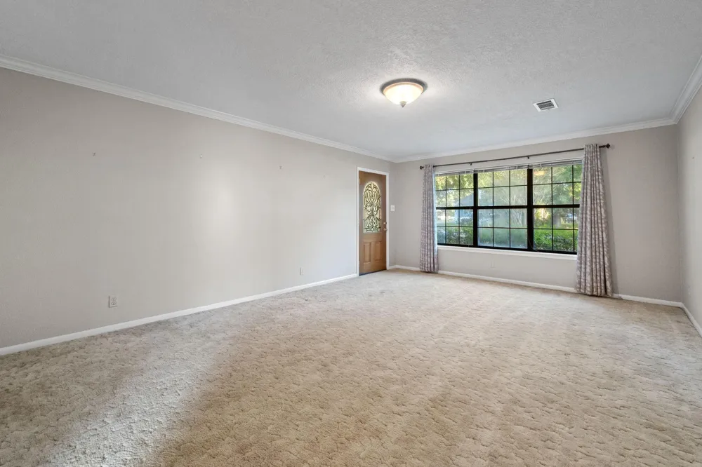 210 E Waring Street Dayton, TX 77535