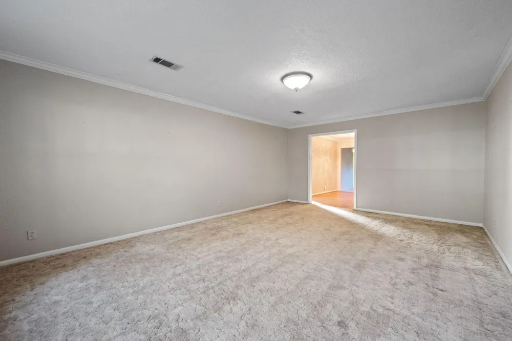 210 E Waring Street Dayton, TX 77535