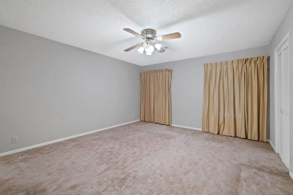 210 E Waring Street Dayton, TX 77535