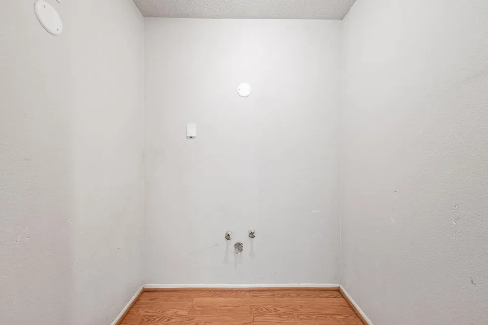 210 E Waring Street Dayton, TX 77535