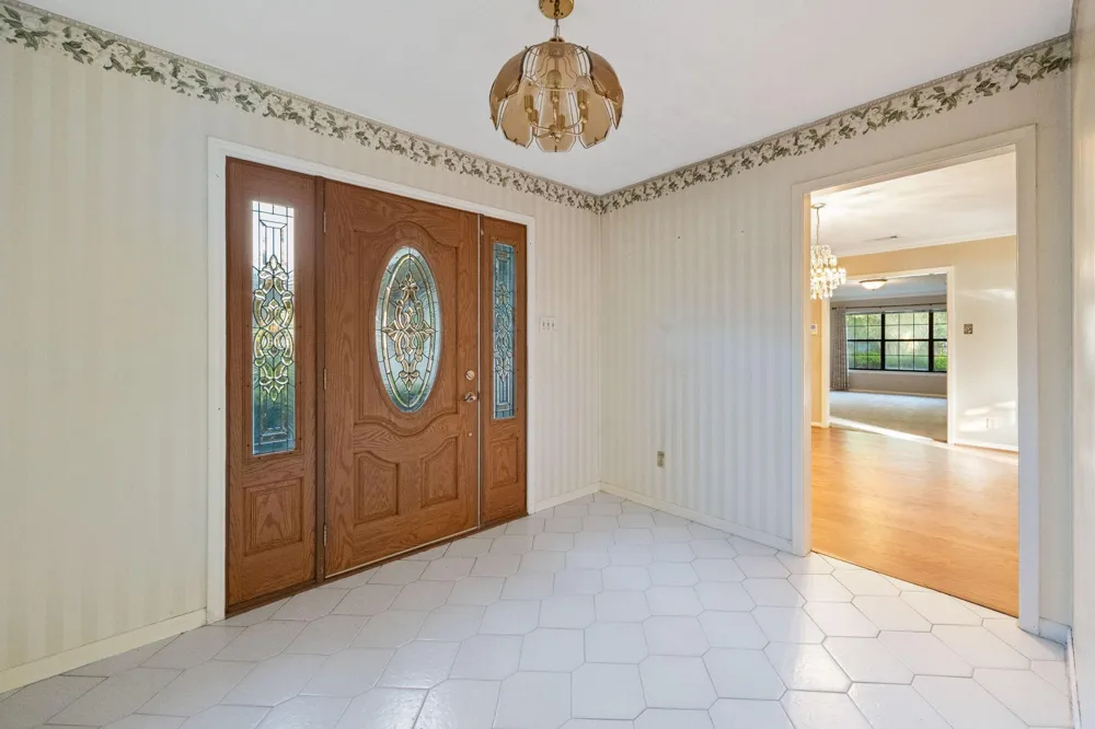 210 E Waring Street Dayton, TX 77535