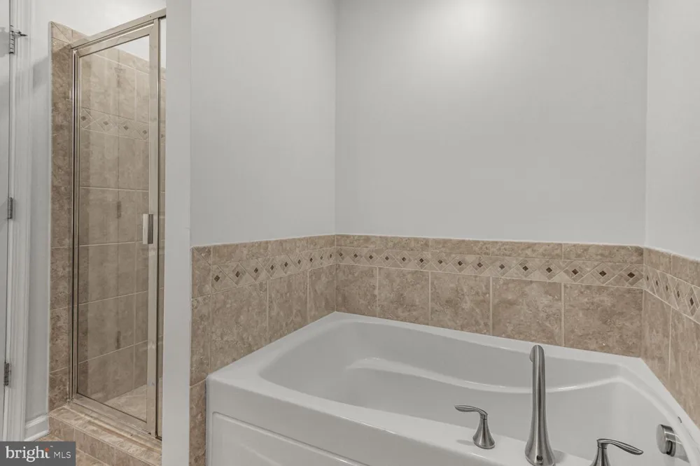 629 DIAMONDBACK DRIVE #16-A Gaithersburg, MD 20878