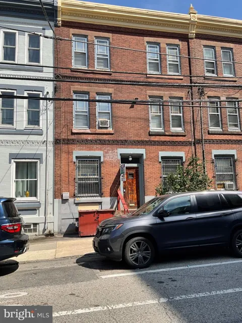 11 S 43 STREET