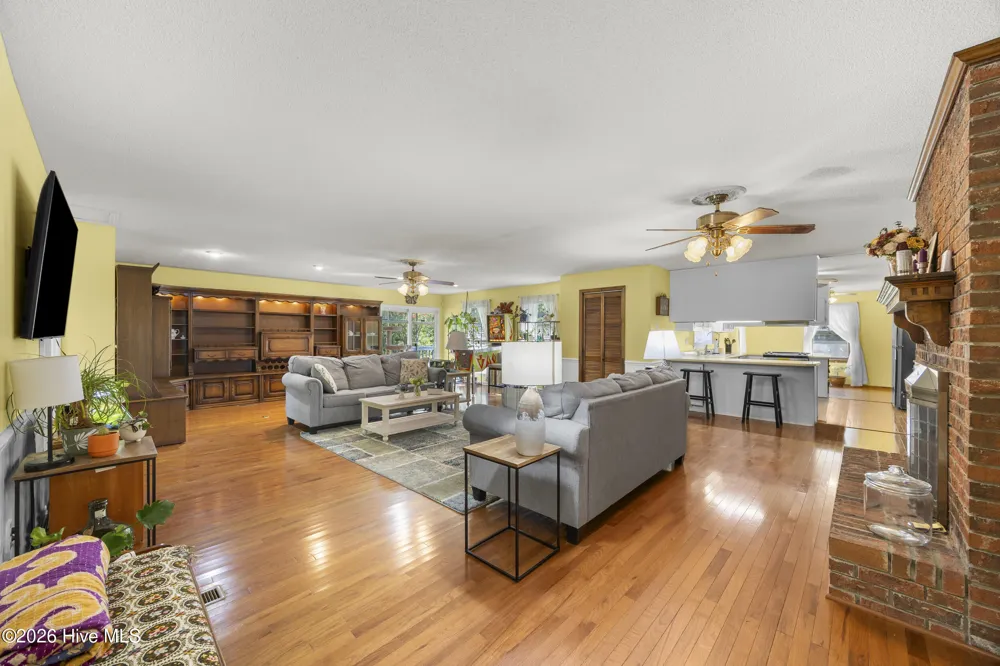 111 Maple Street Teachey, NC 28464