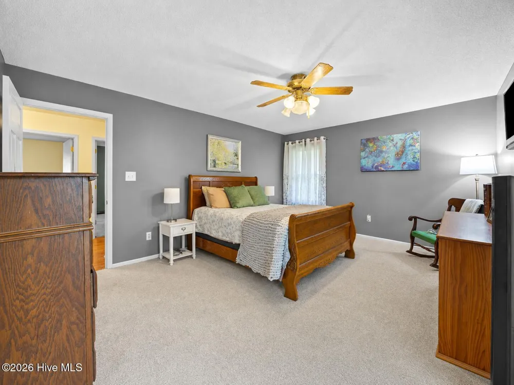 111 Maple Street Teachey, NC 28464