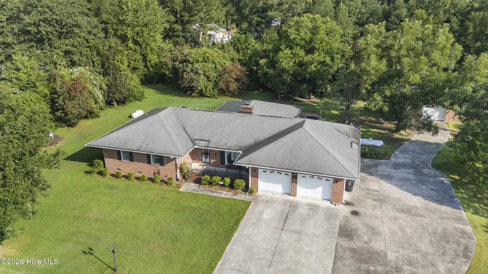 111 Maple Street Teachey, NC 28464