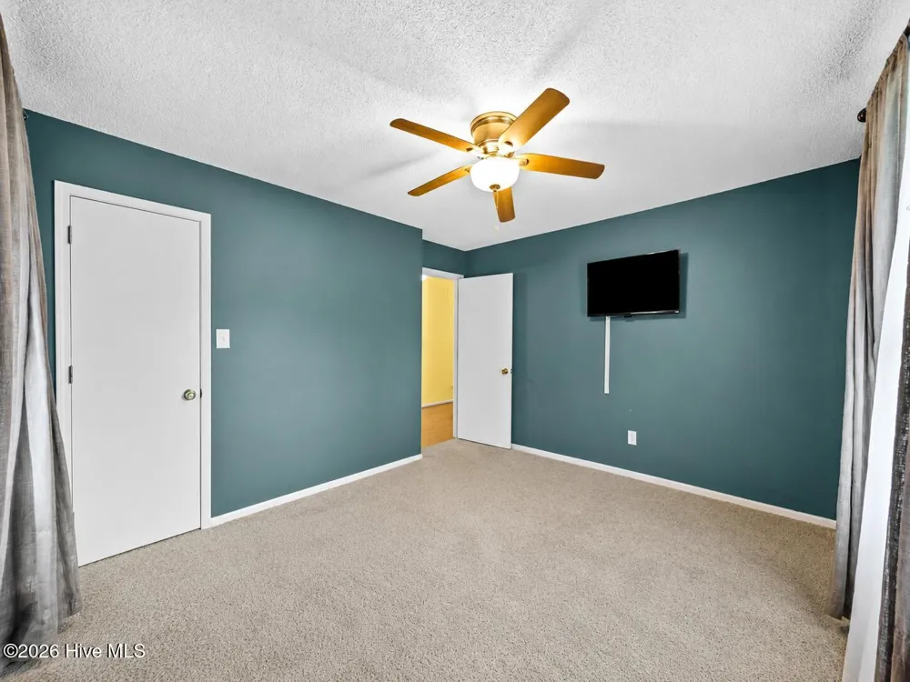 111 Maple Street Teachey, NC 28464