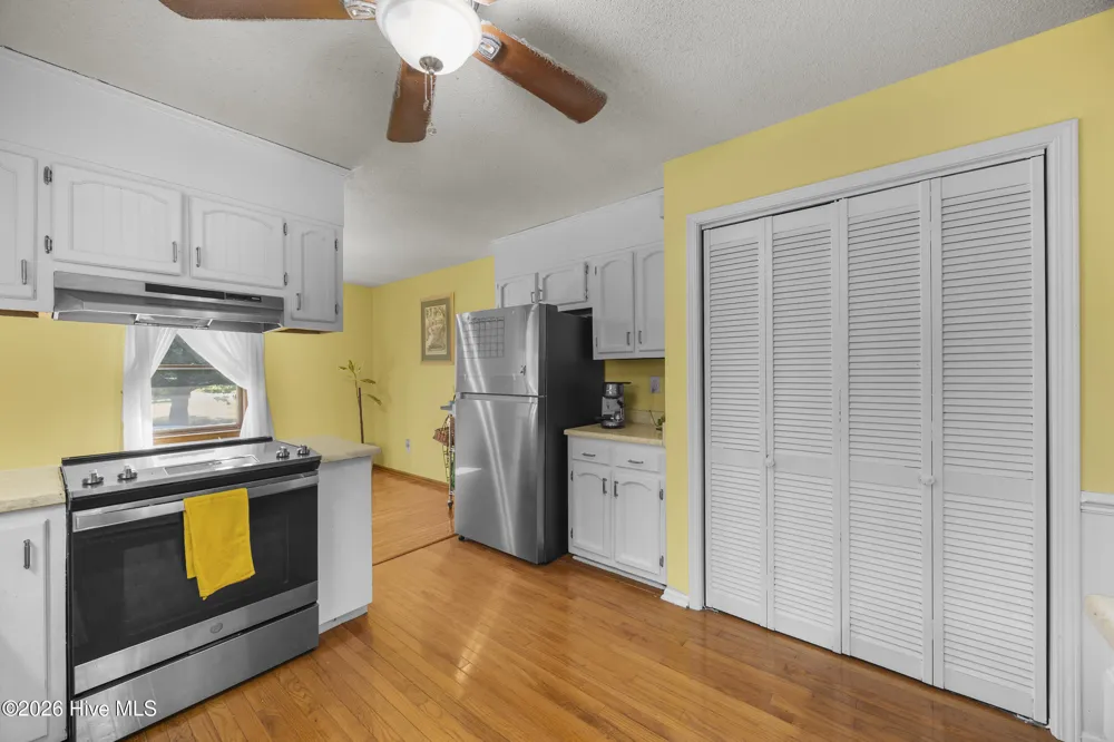 111 Maple Street Teachey, NC 28464