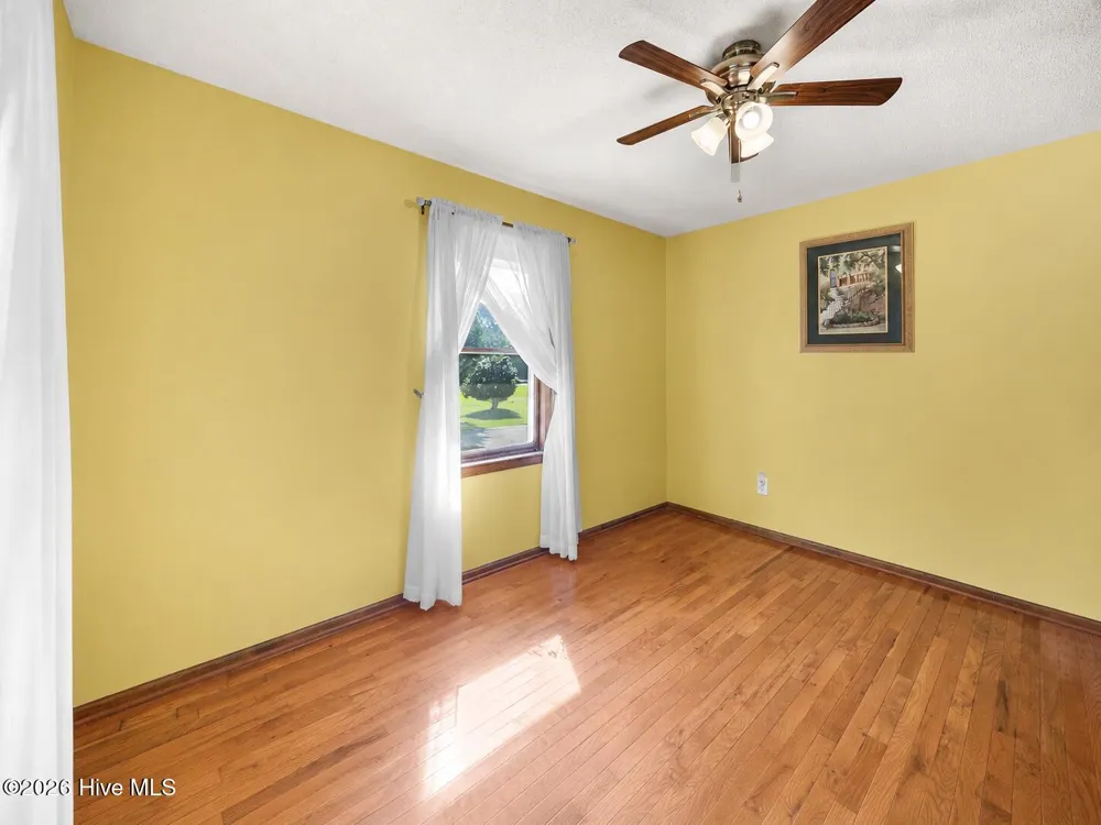 111 Maple Street Teachey, NC 28464