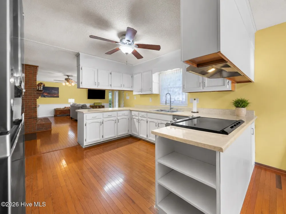 111 Maple Street Teachey, NC 28464