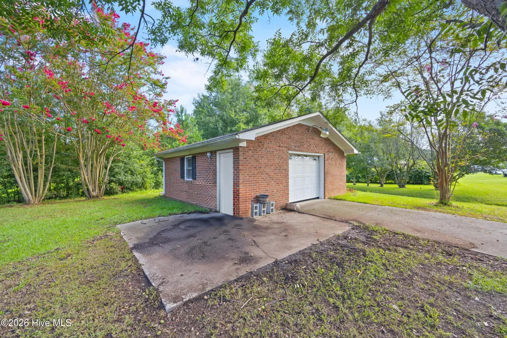 111 Maple Street Teachey, NC 28464