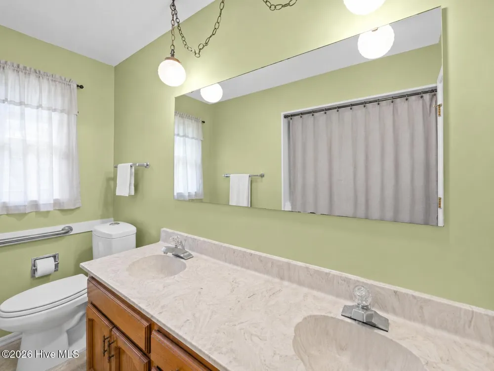 111 Maple Street Teachey, NC 28464
