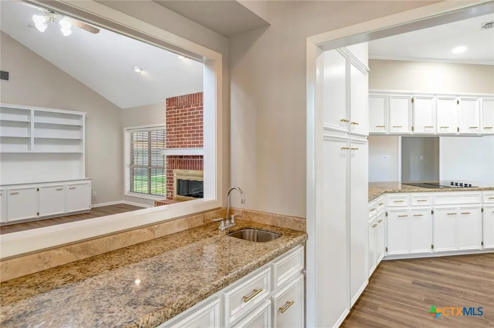 107 Tournament Drive Victoria, TX 77904