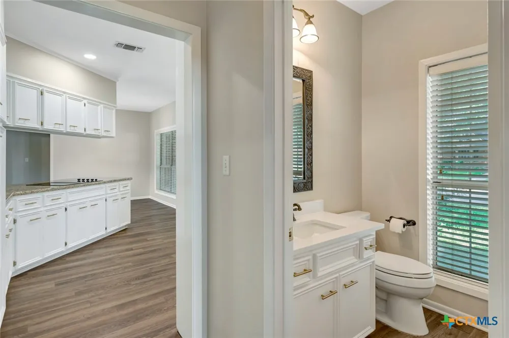 107 Tournament Drive Victoria, TX 77904