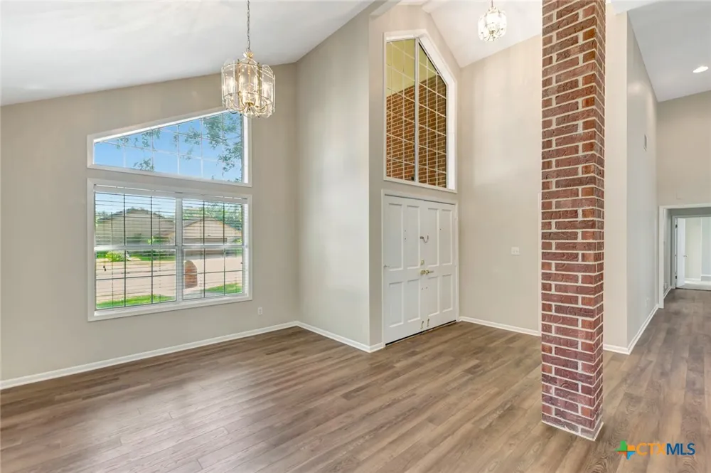 107 Tournament Drive Victoria, TX 77904