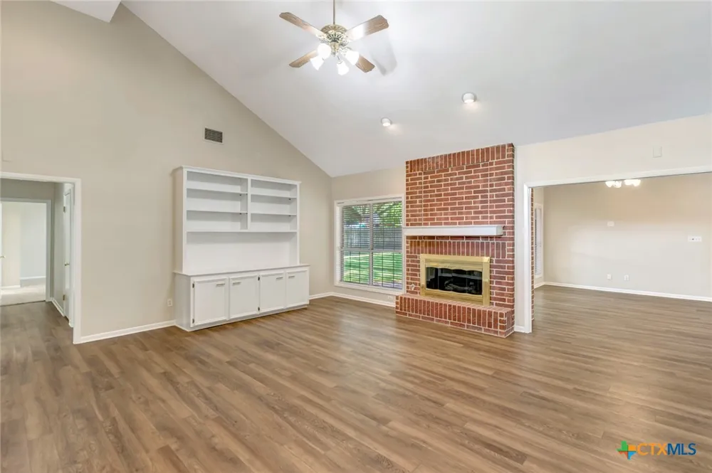 107 Tournament Drive Victoria, TX 77904