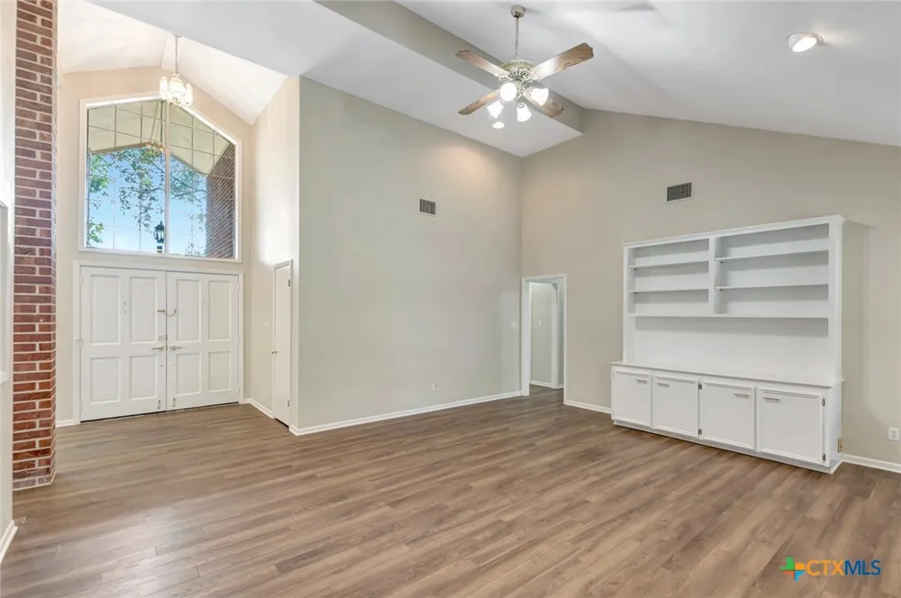 107 Tournament Drive Victoria, TX 77904