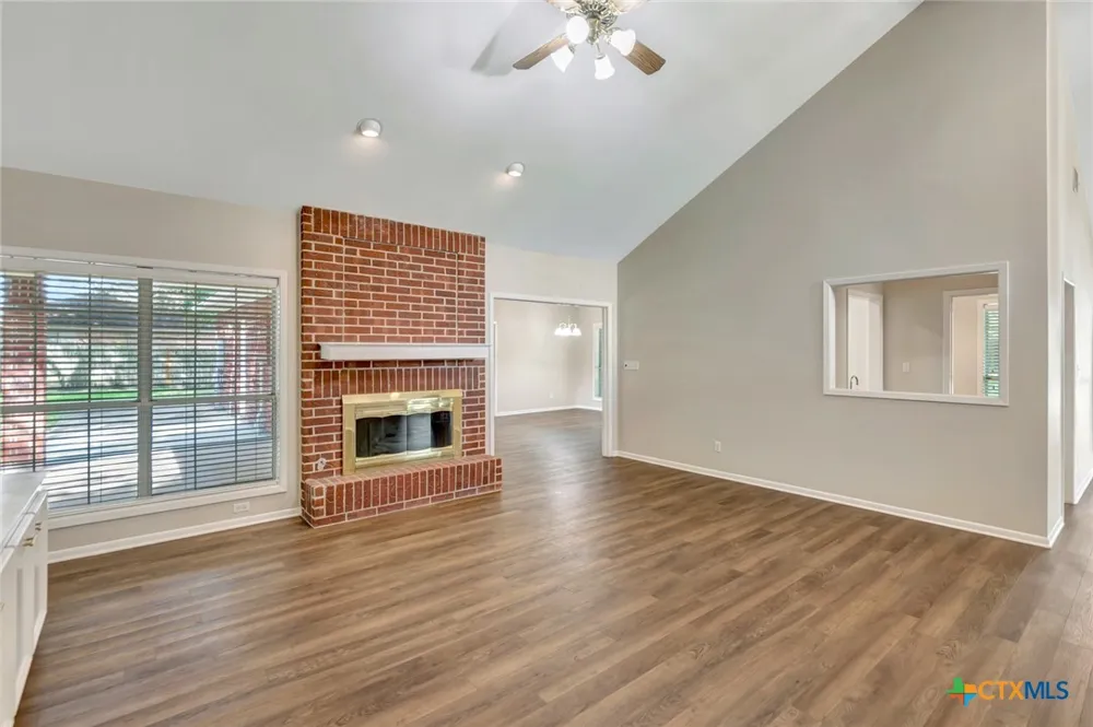 107 Tournament Drive Victoria, TX 77904