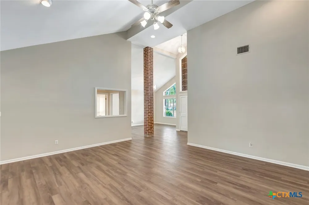 107 Tournament Drive Victoria, TX 77904