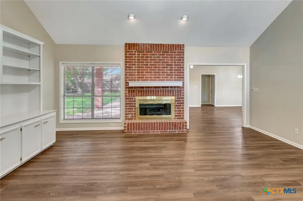 107 Tournament Drive Victoria, TX 77904
