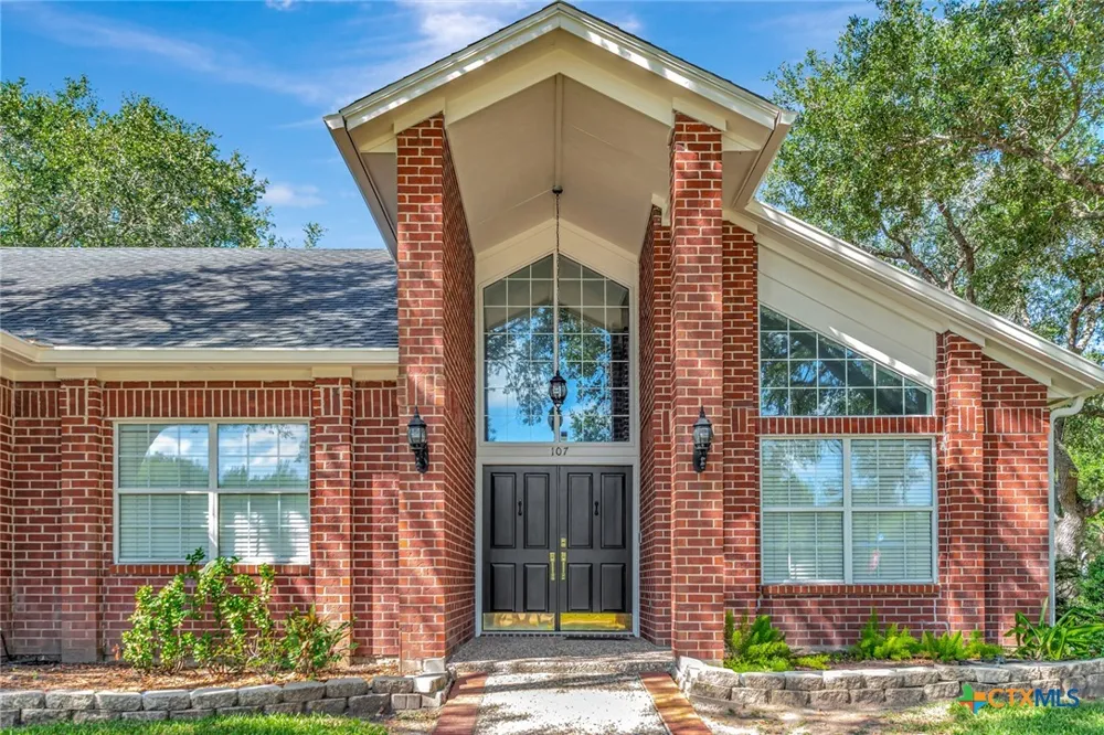 107 Tournament Drive Victoria, TX 77904