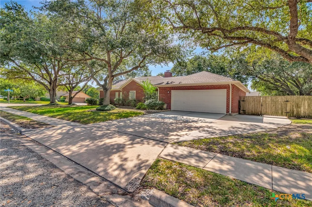 107 Tournament Drive Victoria, TX 77904