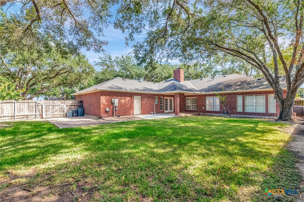 107 Tournament Drive Victoria, TX 77904