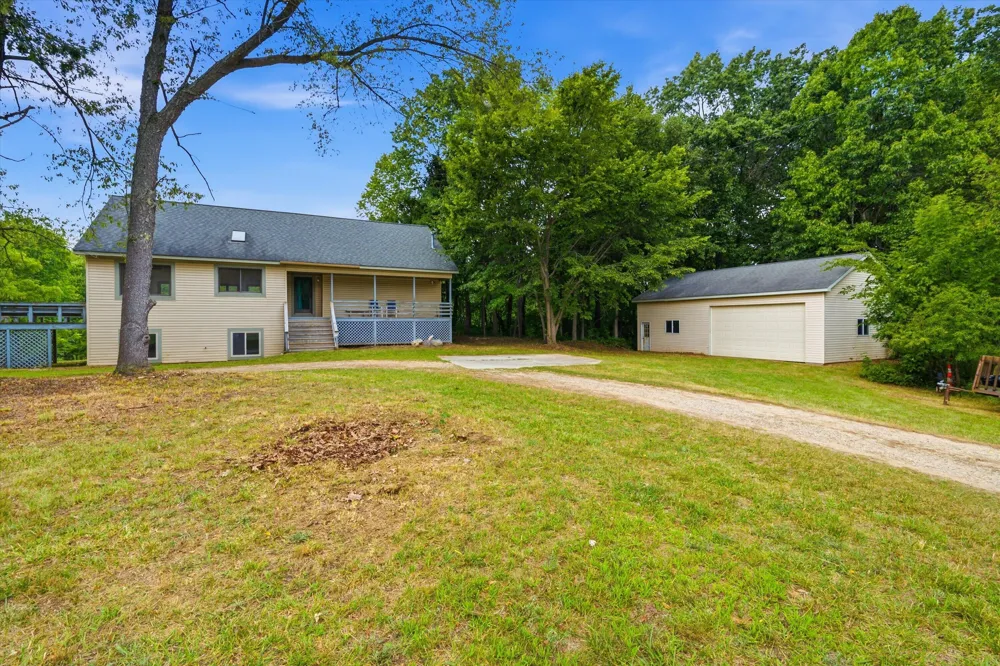 11144 Horton Road Holly, MI 48442