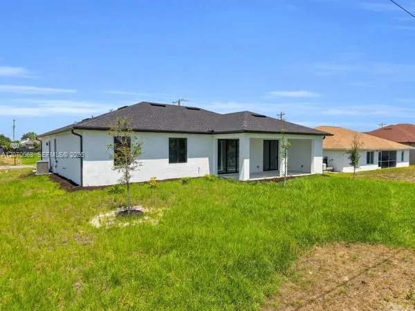 1413 NE 4Th Pl Cape Coral, FL 33909