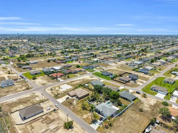 1413 NE 4Th Pl Cape Coral, FL 33909