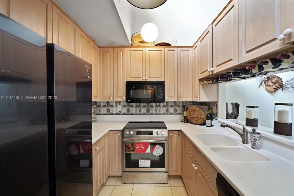 7762 SW 99th St Miami, FL 33156