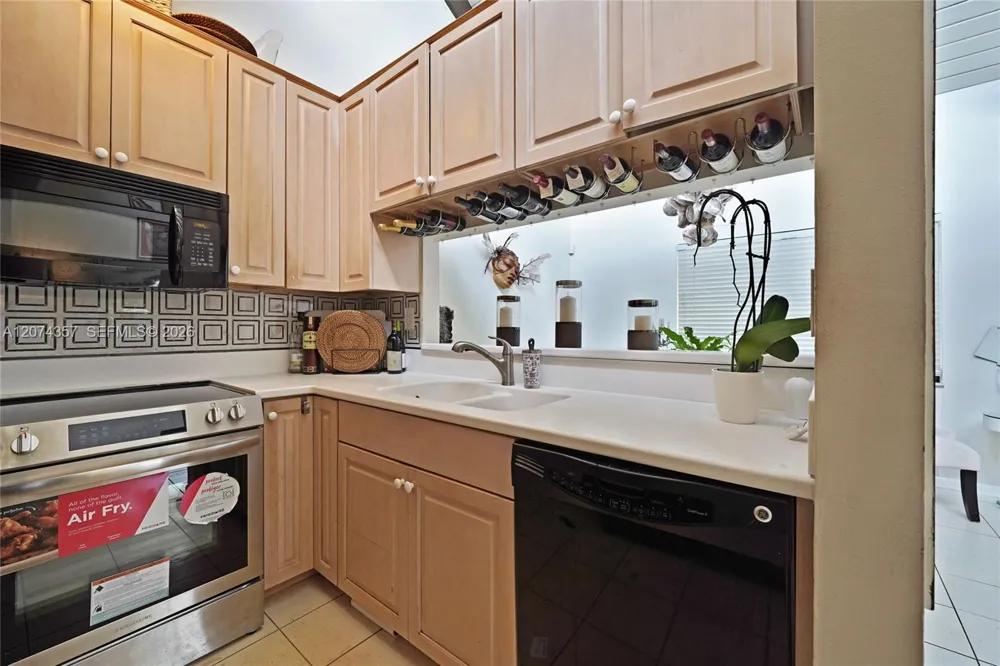 7762 SW 99th St Miami, FL 33156