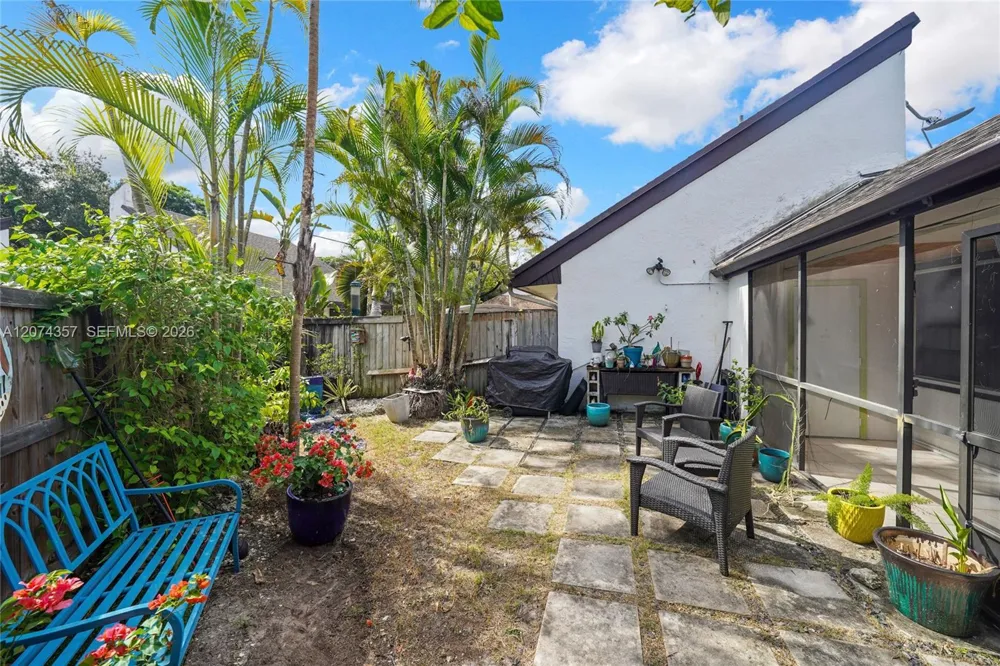 7762 SW 99th St Miami, FL 33156
