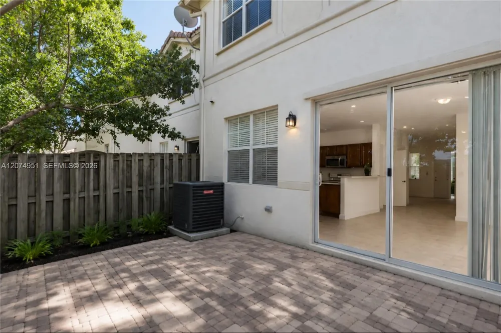 8171 NW 107th Ct Doral, FL 33178