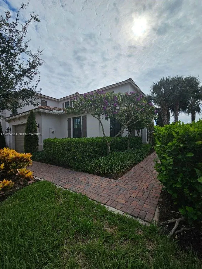 10226 Akenside Dr Boca Raton, FL 33428