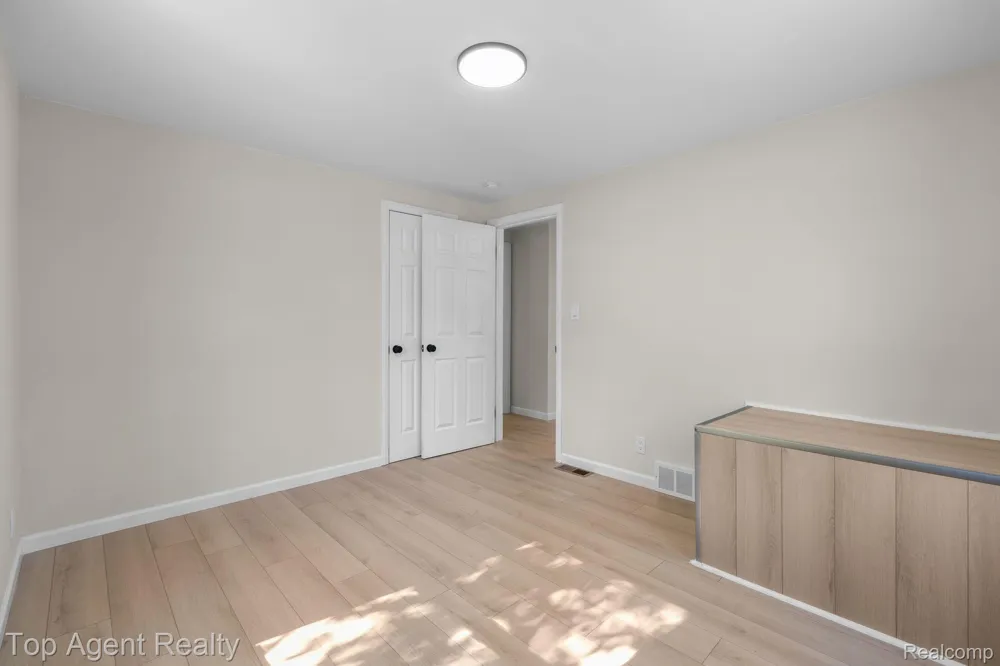14257 Artesian Street Detroit City, MI 48223