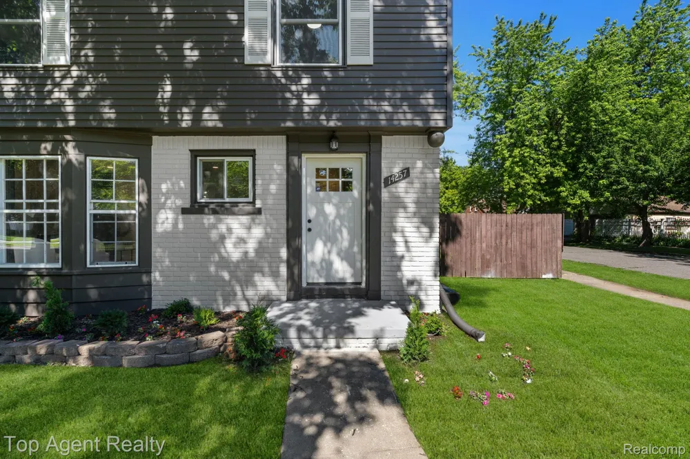 14257 Artesian Street Detroit City, MI 48223