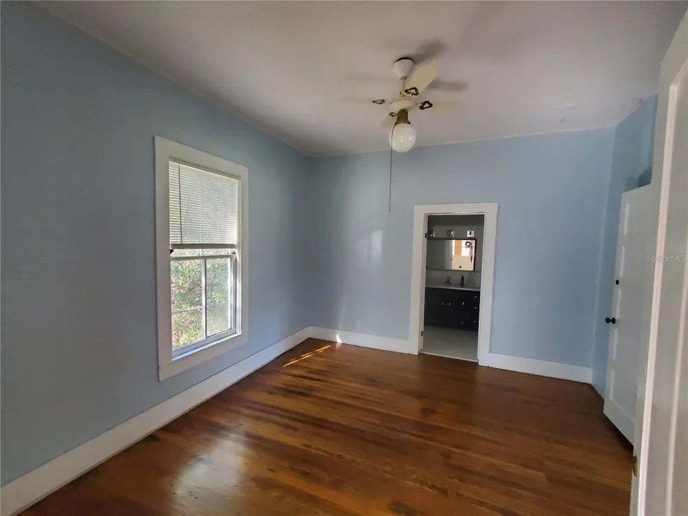 18670 NW 246TH STREET High Springs, FL 32643