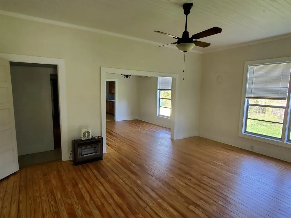 18670 NW 246TH STREET High Springs, FL 32643