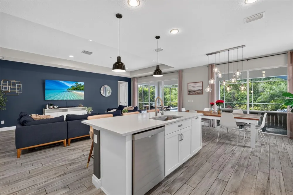 2128 WOODLEAF HAMMOCK COURT Bradenton, FL 34211