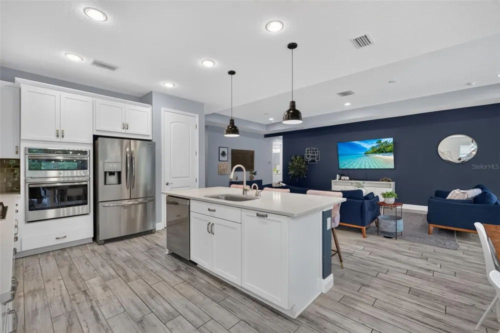 2128 WOODLEAF HAMMOCK COURT Bradenton, FL 34211