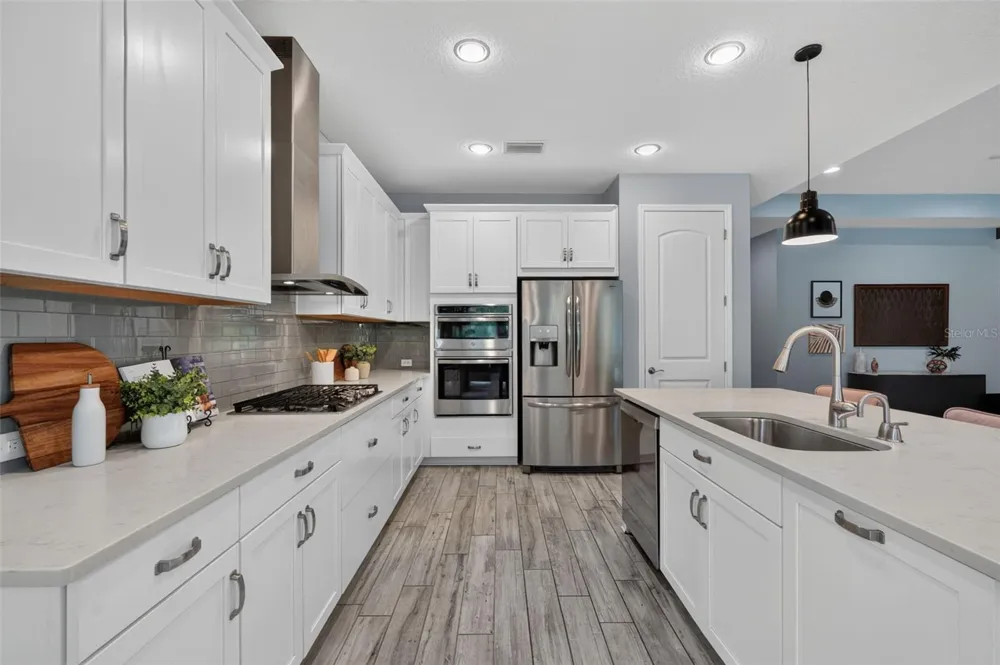 2128 WOODLEAF HAMMOCK COURT Bradenton, FL 34211