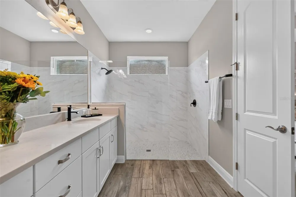 2128 WOODLEAF HAMMOCK COURT Bradenton, FL 34211