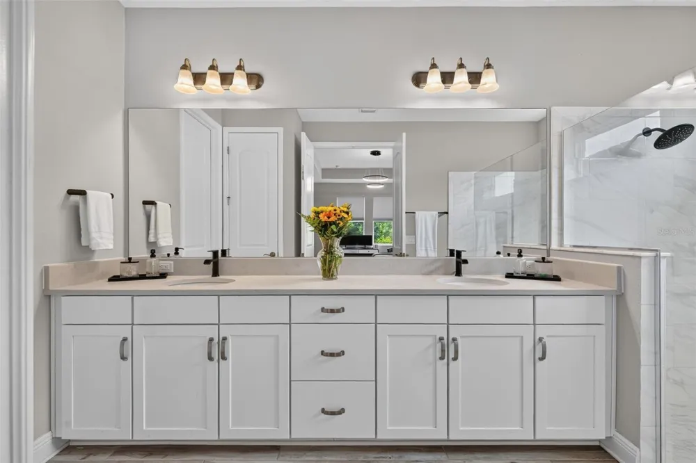 2128 WOODLEAF HAMMOCK COURT Bradenton, FL 34211