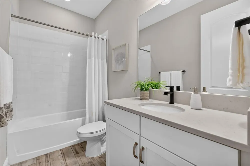 2128 WOODLEAF HAMMOCK COURT Bradenton, FL 34211
