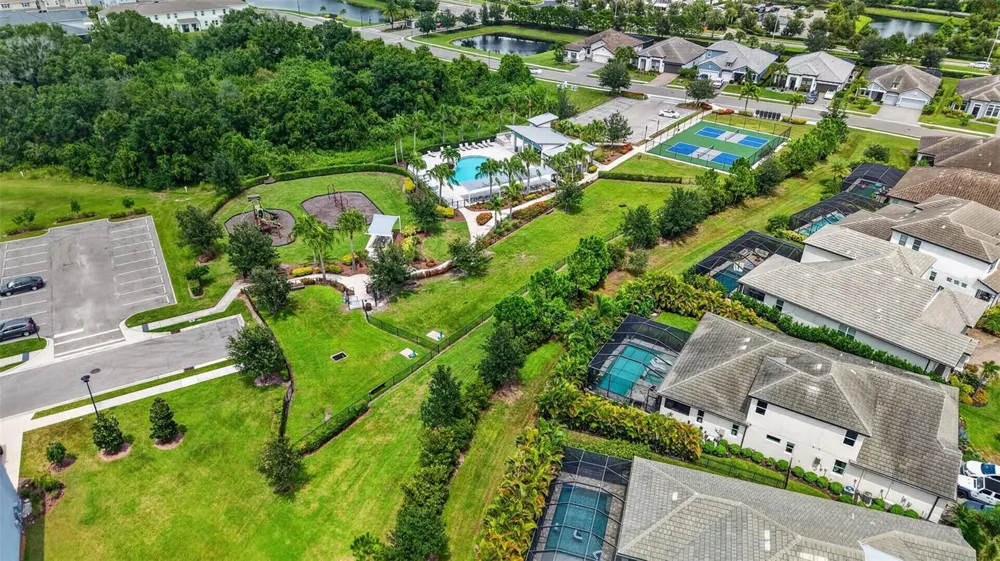 2128 WOODLEAF HAMMOCK COURT Bradenton, FL 34211