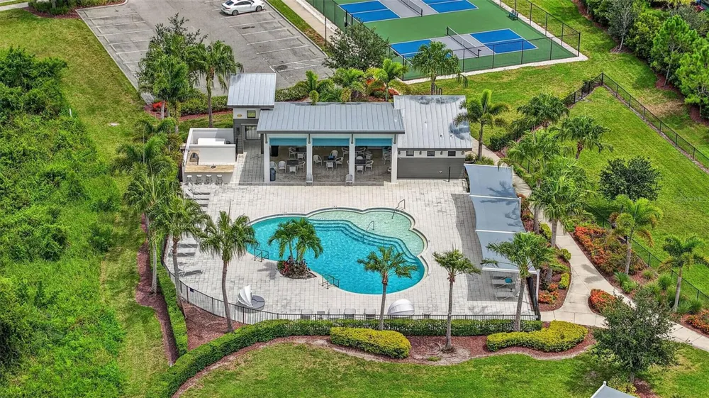 2128 WOODLEAF HAMMOCK COURT Bradenton, FL 34211