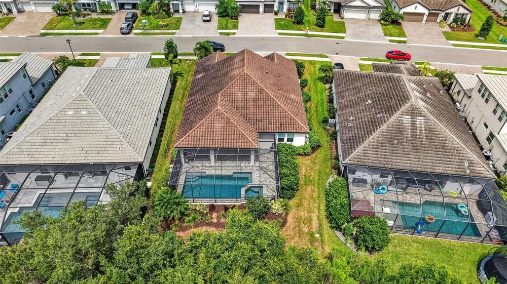 2128 WOODLEAF HAMMOCK COURT Bradenton, FL 34211