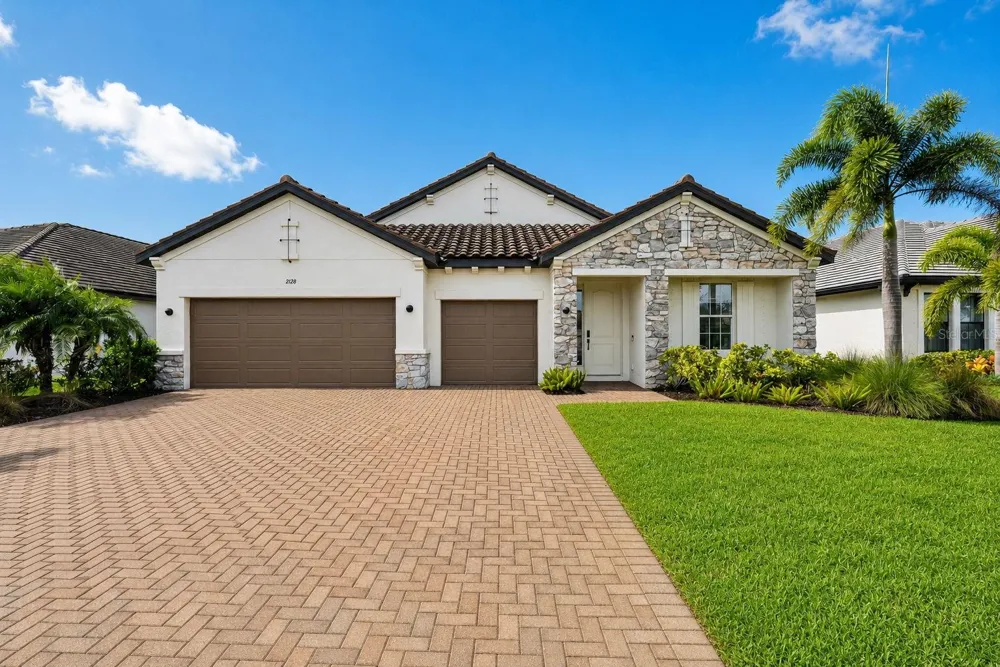 2128 WOODLEAF HAMMOCK COURT Bradenton, FL 34211