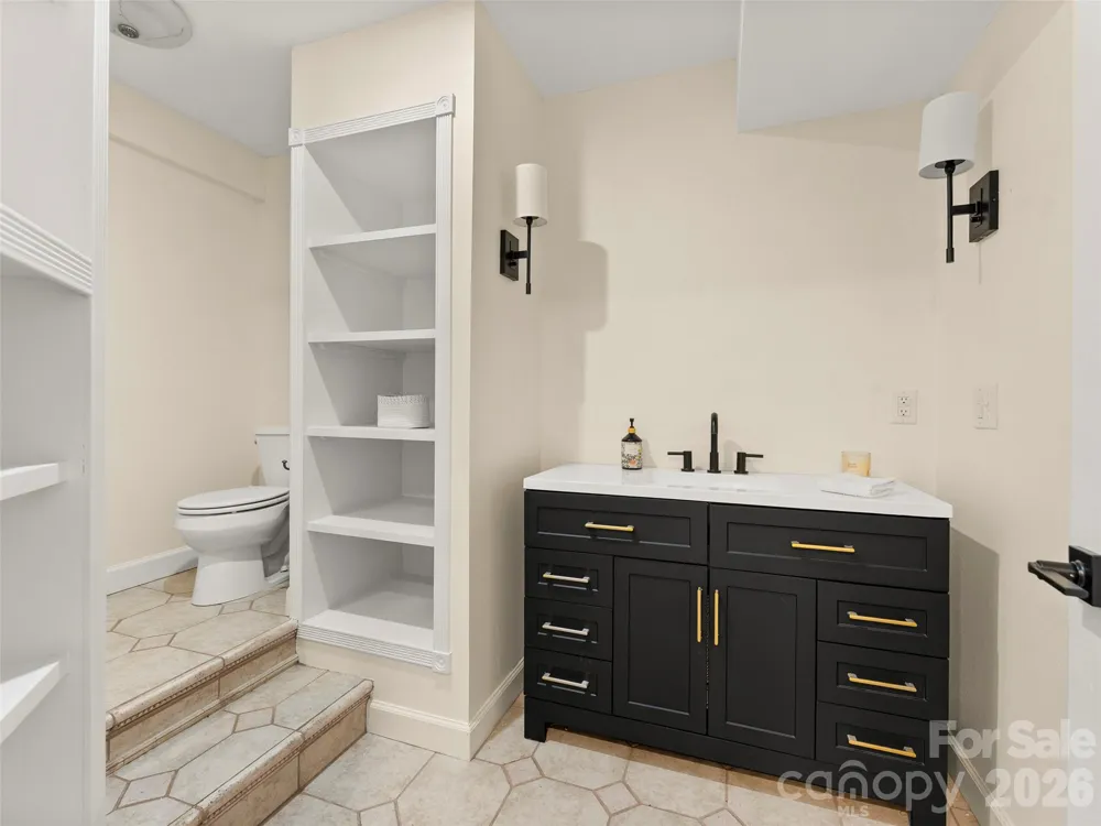 28 Marne Road Asheville, NC 28803